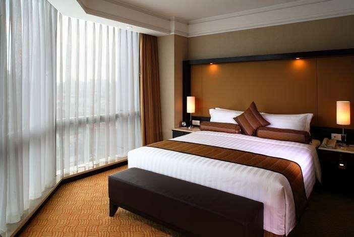 Howard Johnson Huaihai Hotel Shanghai Room photo